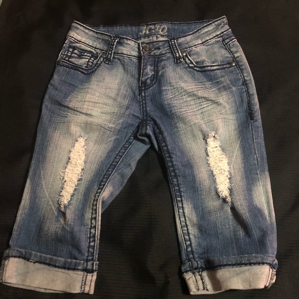 JCJQ Cuffed Capris Denim Mid Rise Med Wash Jean S